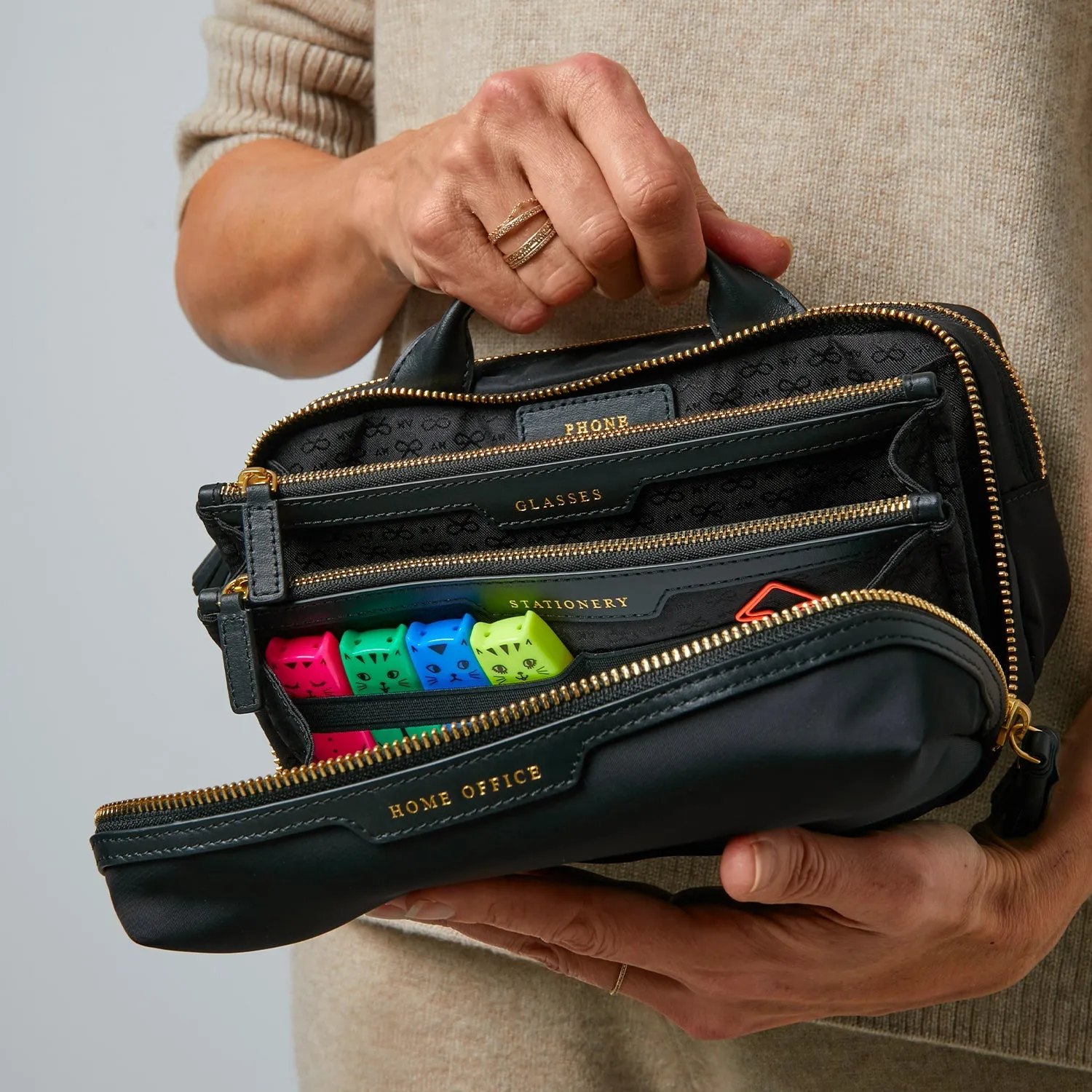 Premium Home Office Storage Pouch: Multi-Functional and Space-Saving Organizer